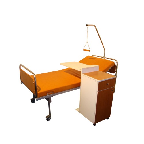 Pat de spital, pentru adulti: 190x90x50 (h) cm cu roti pivotante si cap rabatabil